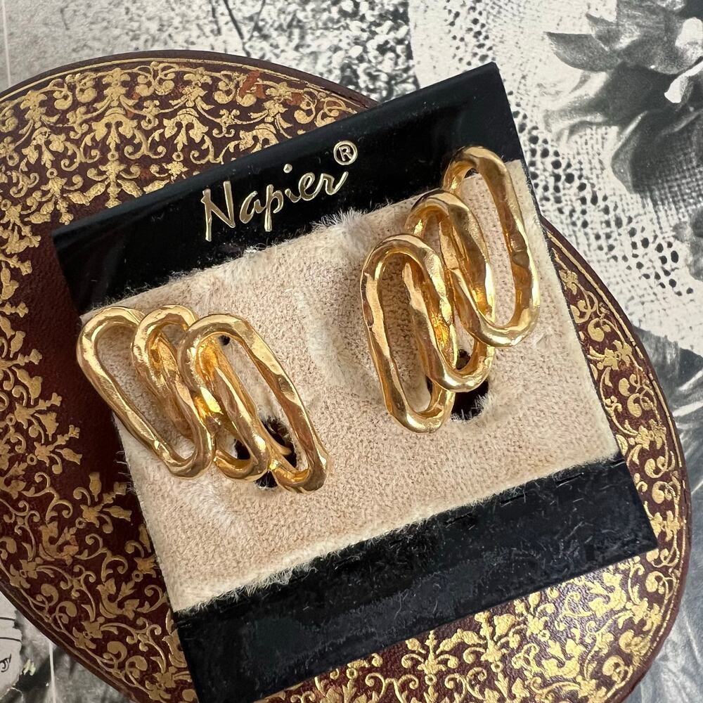 NEW Vintage 80s Napier Signed‎ Gold Tone Interlocking Loops Omega Clip Earrings